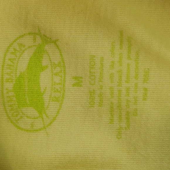 Tommy Bahama yellow print island tours T-Shirt in a size Medium - Picture 5 of 5